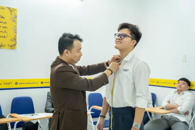 Mon Amie may đồng phục cho Weset English Center — 34/35