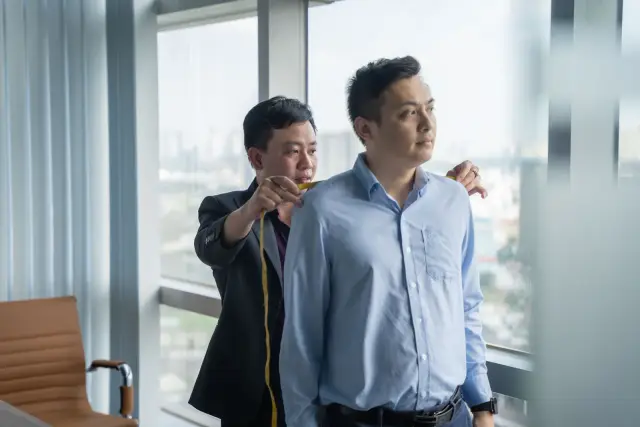 Mon Amie may đồng phục cho Công ty Xây dựng Solutions — 3/11