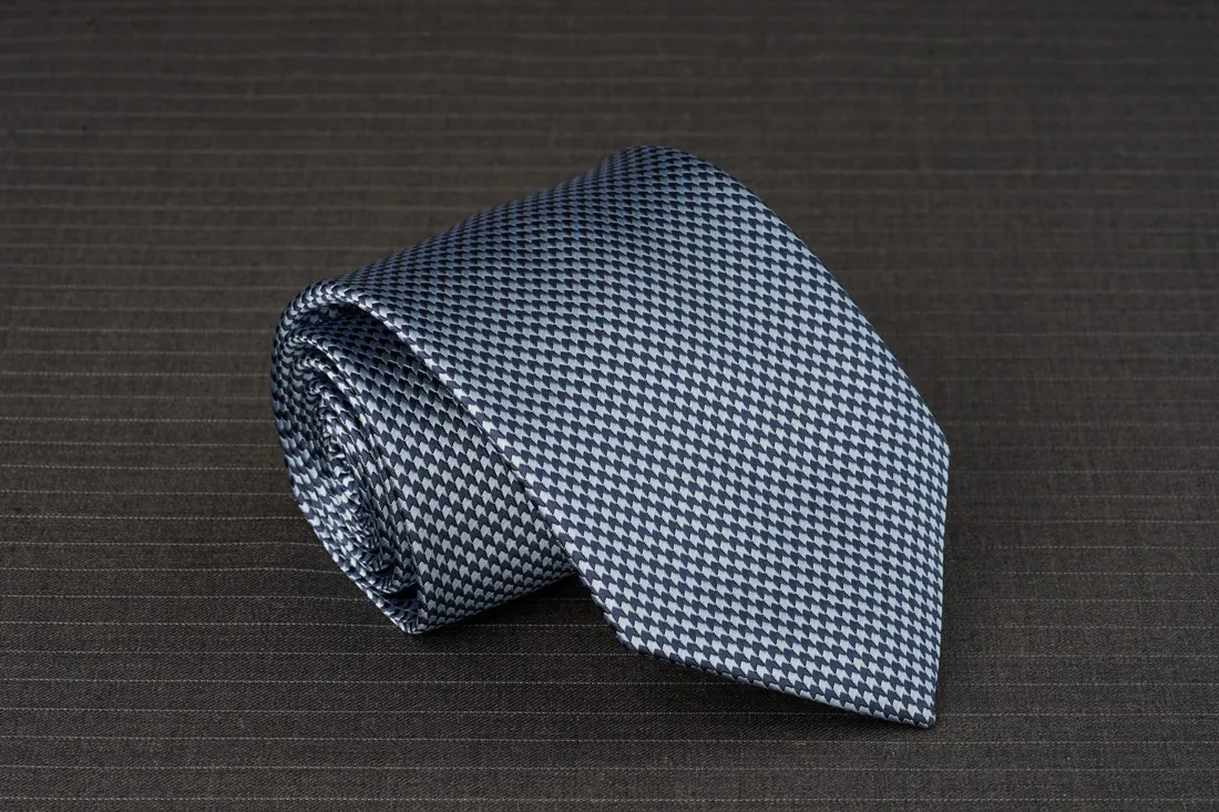Cà vạt 50% lụa · 33 — 1/1