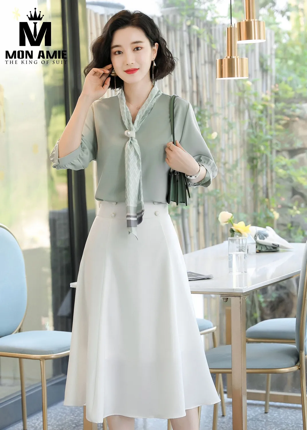 Sơ mi xanh ngọc cà vạt lụa, chân váy trắng PN1863 — 1/7