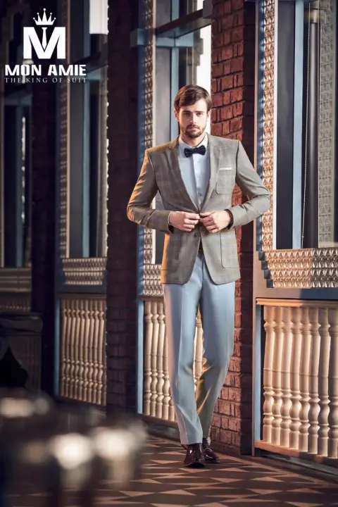 Blazer caro nâu nhạt, quần xám xanh — D569