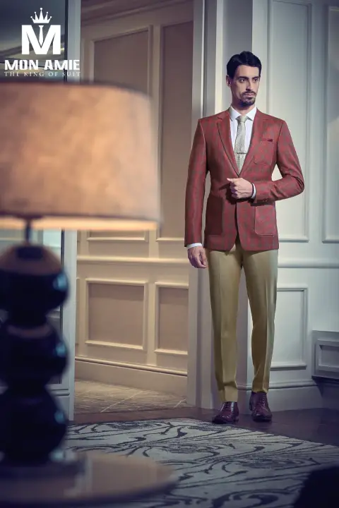 Blazer caro đỏ gạch, quần kaki — D587