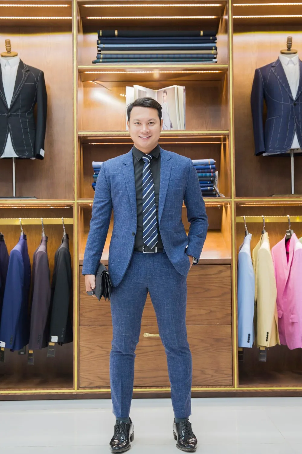 Suit doanh nhân · 16 — 1/1
