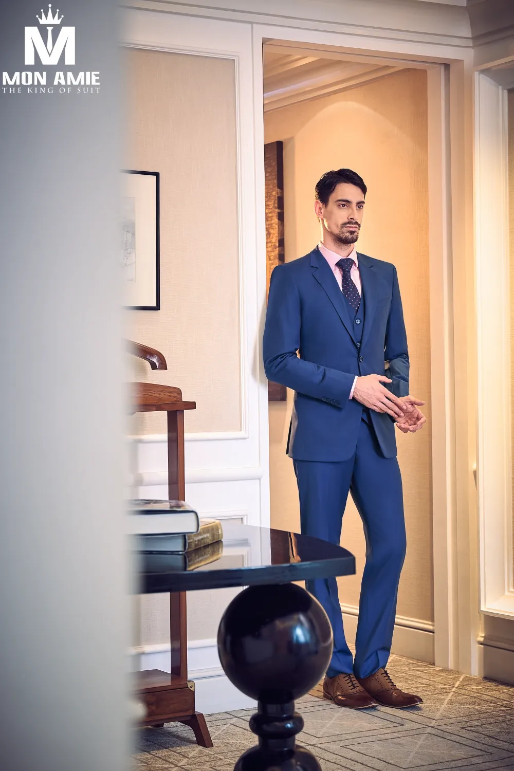 Suit doanh nhân — 1/1